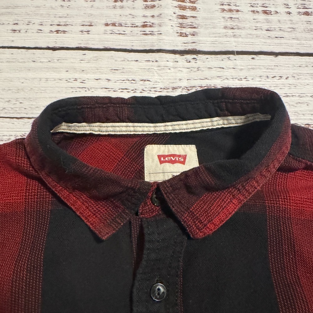 Levi Shirt Button Down Standard Fit Pockets‎ Red Men's Size Large - Picture 2 of 12